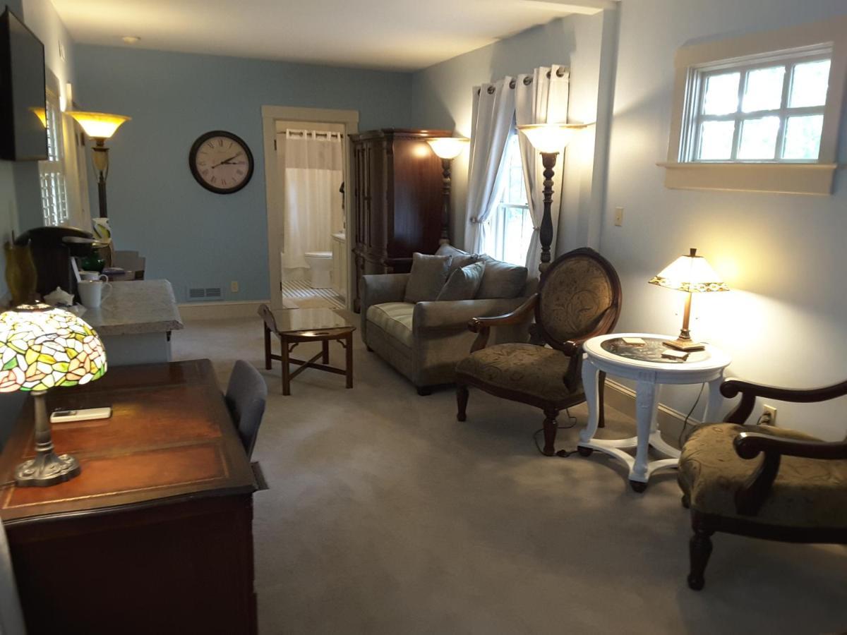 North Lodge On Oakland Bed And Breakfast Ашвил Екстериор снимка