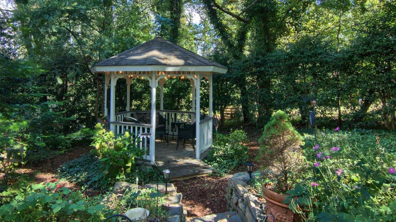 North Lodge On Oakland Bed And Breakfast Ашвил Екстериор снимка