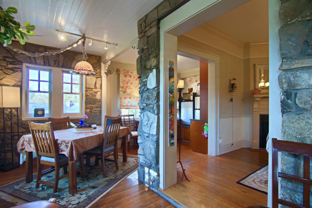 North Lodge On Oakland Bed And Breakfast Ашвил Екстериор снимка