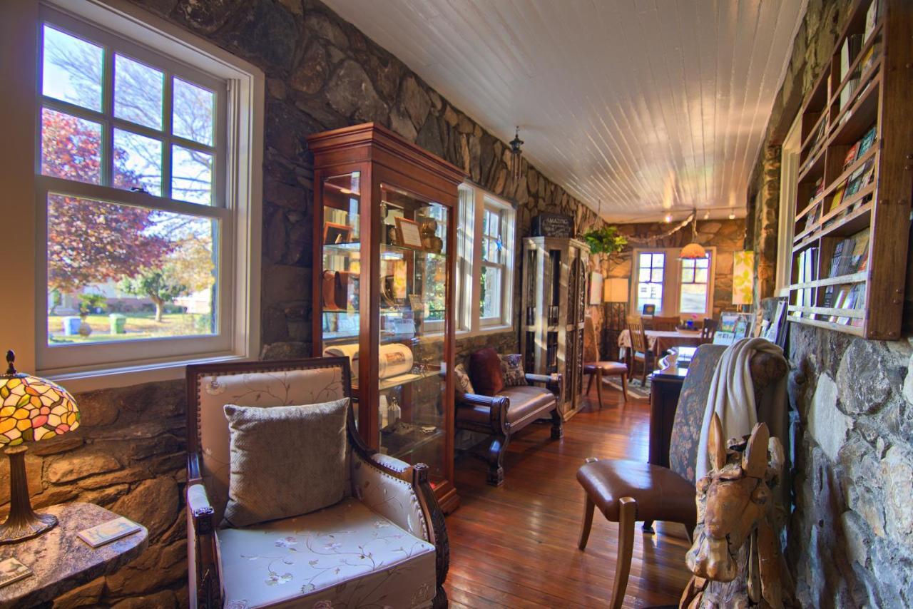 North Lodge On Oakland Bed And Breakfast Ашвил Екстериор снимка