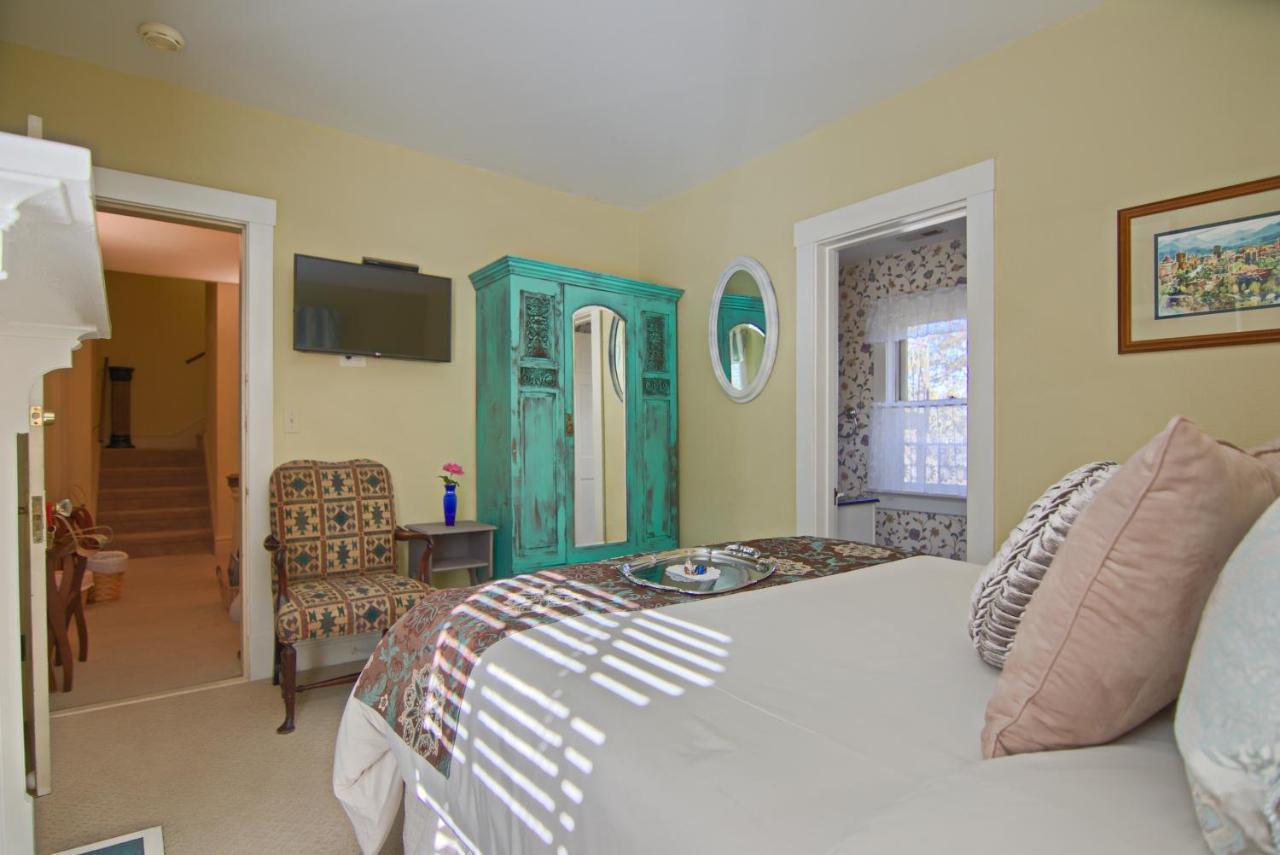 North Lodge On Oakland Bed And Breakfast Ашвил Екстериор снимка