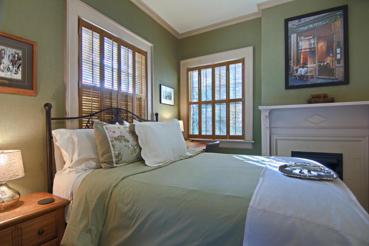 North Lodge On Oakland Bed And Breakfast Ашвил Екстериор снимка