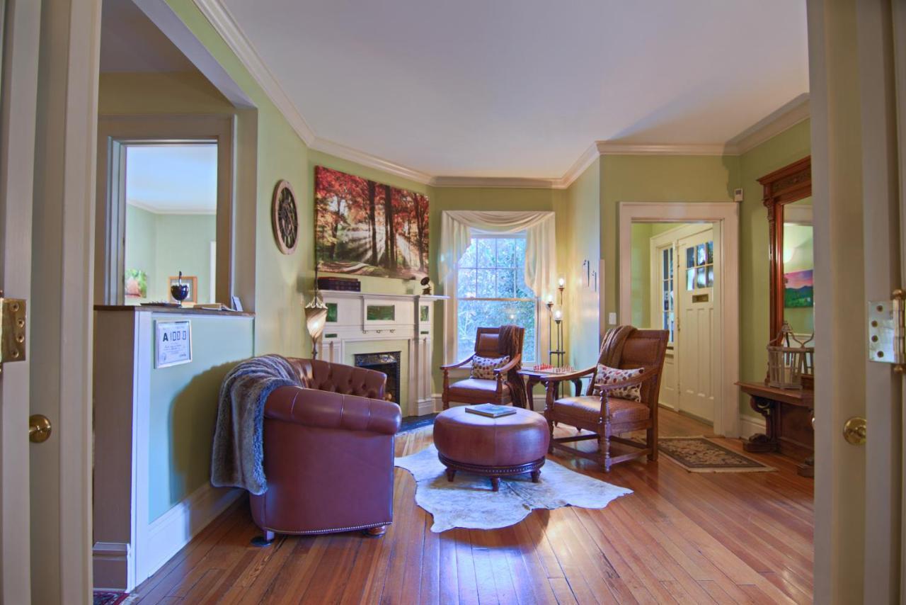 North Lodge On Oakland Bed And Breakfast Ашвил Екстериор снимка